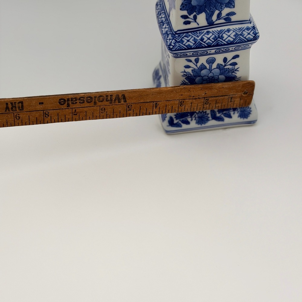 Vintage Blue and White Porcelain Floral Obelisk Chinoiserie Tower 13.5 Inch - Picture 16 of 16